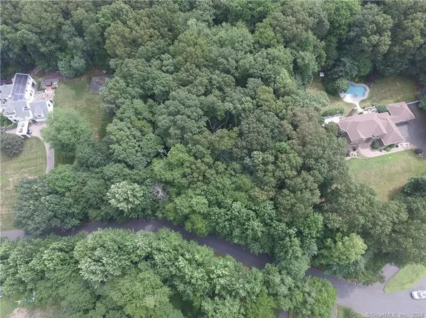 39 Saddle Ridge Road, Glastonbury, CT 06033