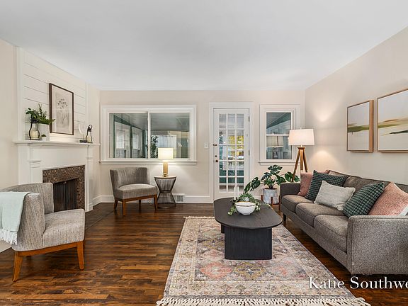5th image of 2610 Albert Dr SE