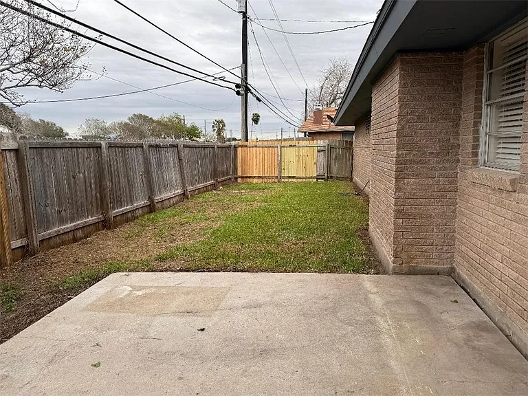 205 Santa Monica St — Photo 25