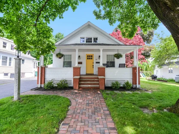 61 Colburn St, North Attleboro, MA 02760