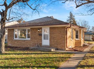 4102 N Colgate Cir, Milwaukee, WI 53222