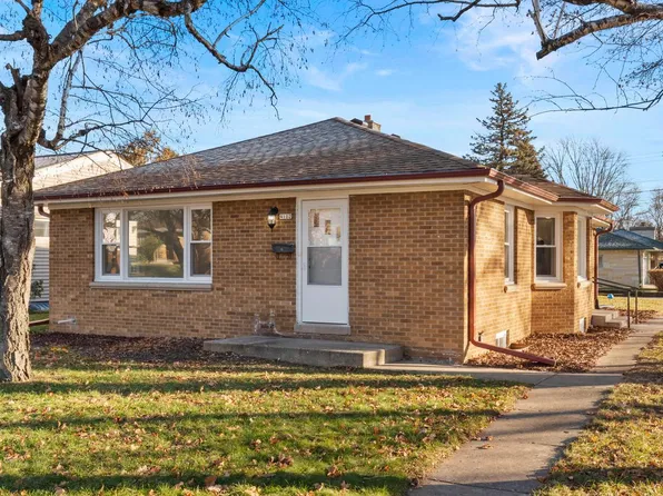 4102 North Colgate CIRCLE, Milwaukee, WI 53222