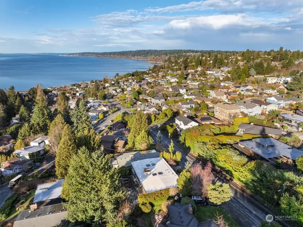 9253 24th Avenue NW, Seattle, WA 98117