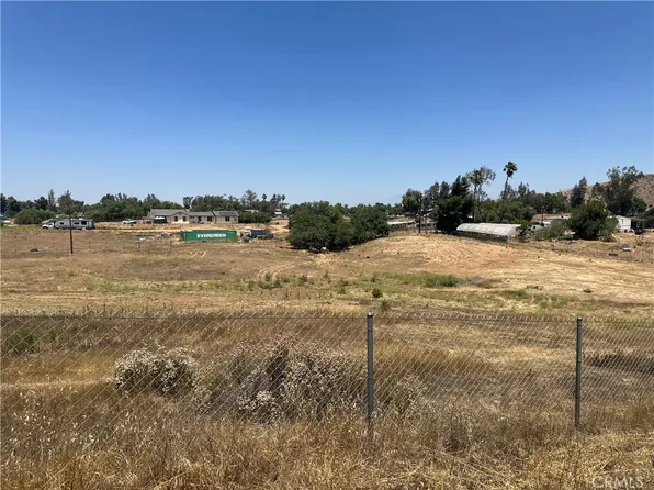 25361 Phillips St #15, Perris, CA 92570