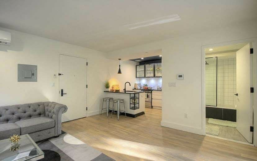 1st image of 10 Lexington Ave APT 3G