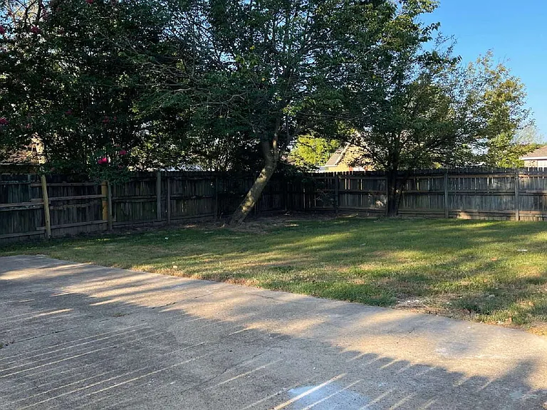 2501 Jeanne McQueen Pl — Photo 17