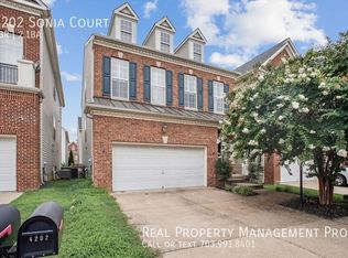4202 Sonia Ct, Alexandria, VA 22309