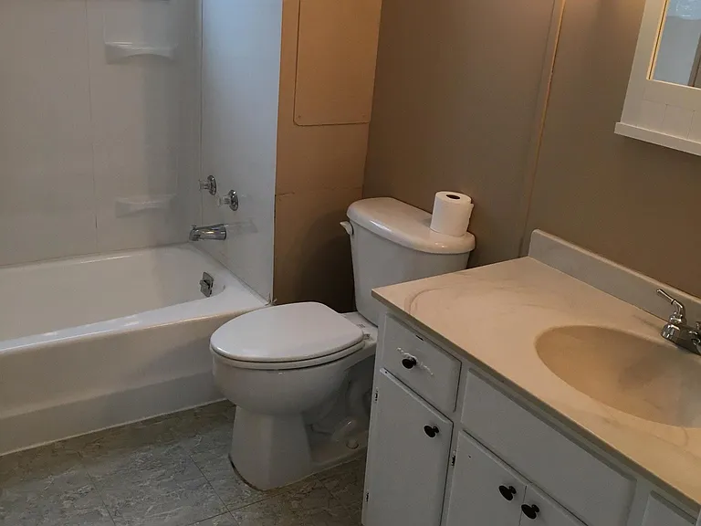 918 Watson St — Photo 6