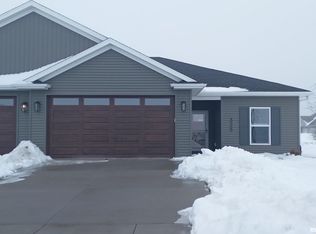 325 E Donahue St, Eldridge, IA 52748