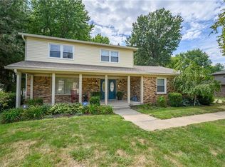 611 Brookview Dr, Greenwood, IN 46142