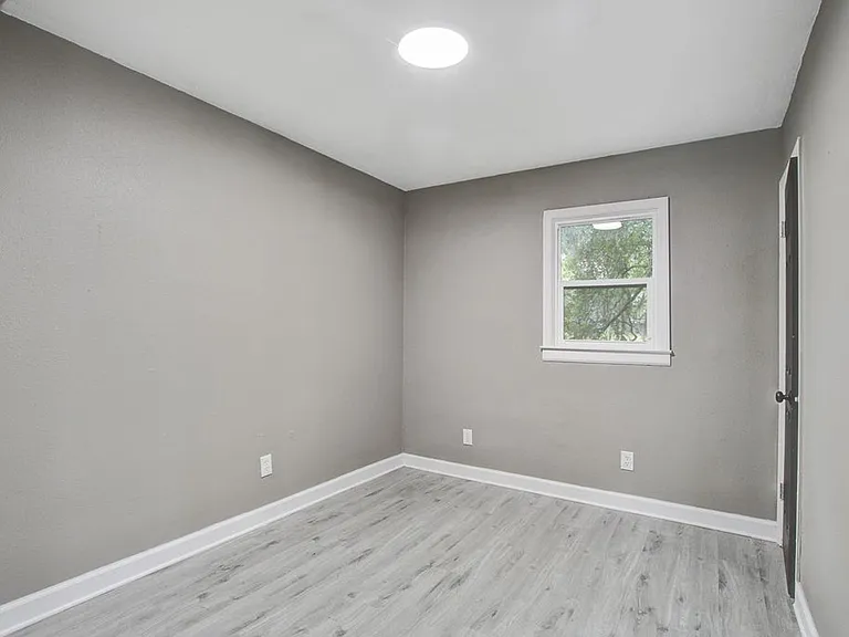 2307 S Fraser St — Photo 12
