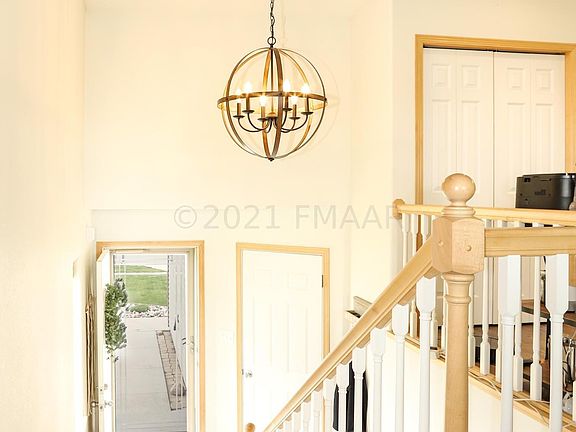 5th image of 1054 Parkway Dr