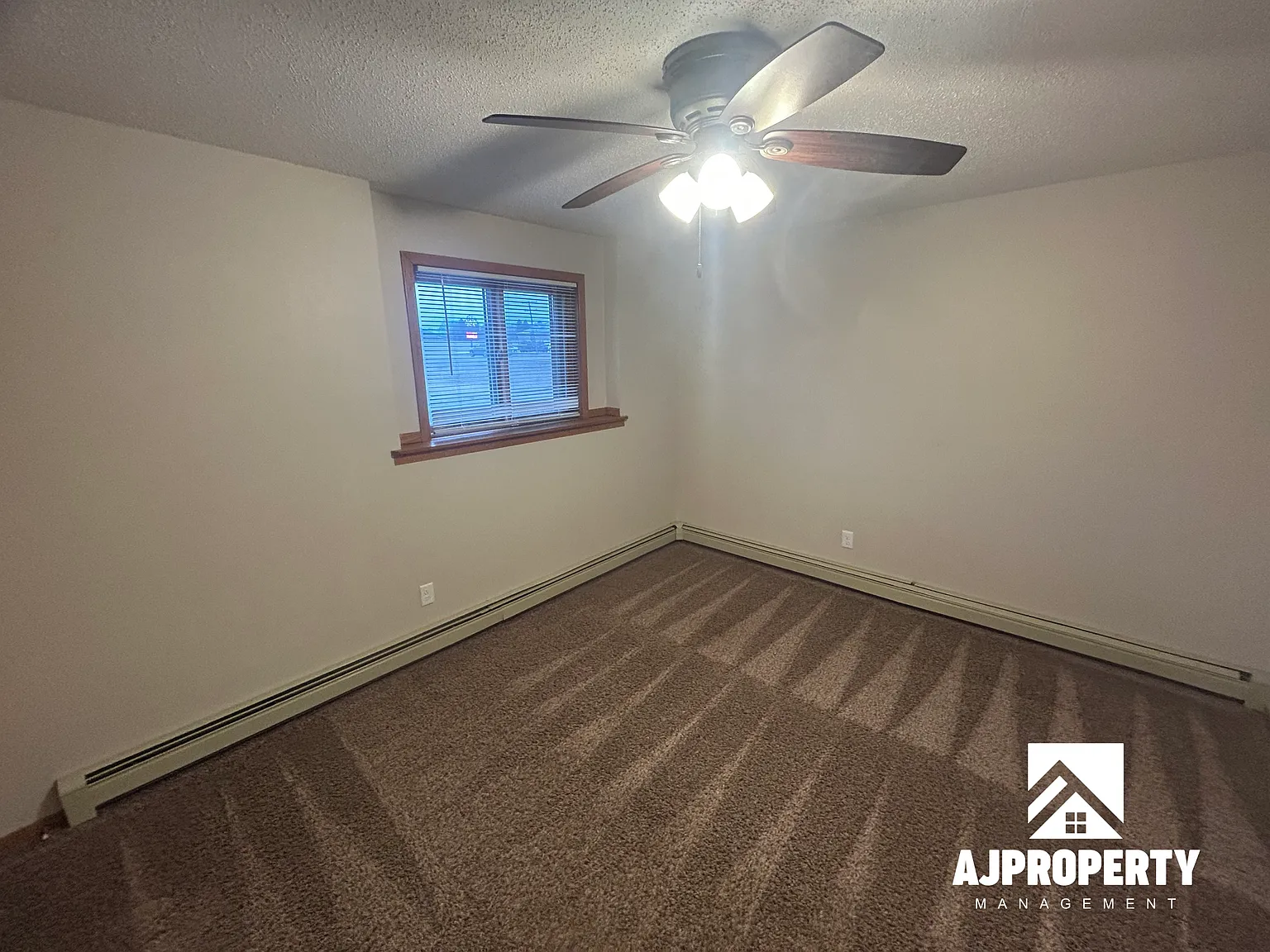 2 bed, 900 sqft, $899 — Photo 3