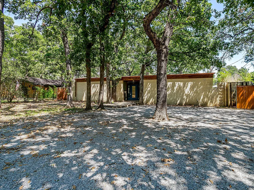 1625 S Davis Dr