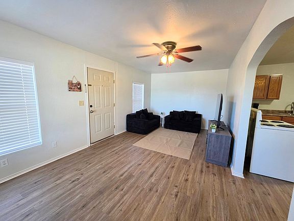 5th image of 1000 N Runnels St #B