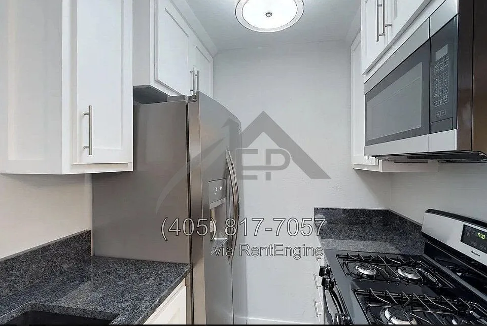 207 E Hurd St #4