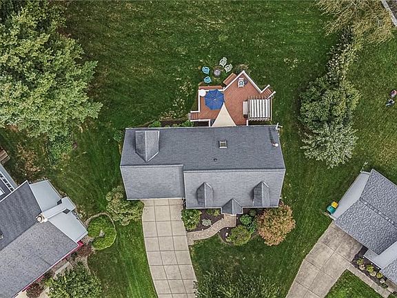 3rd image of 9638 Brayes Manor Dr