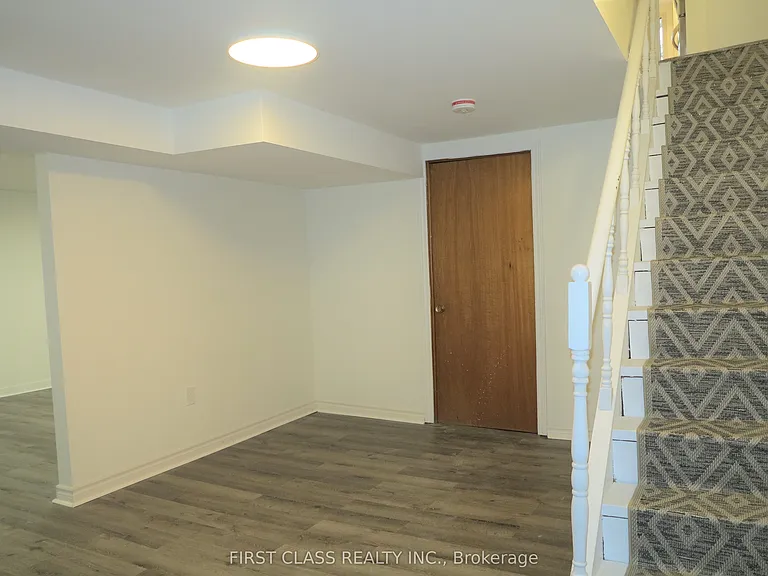 4 Meridene Cres E — Photo 25