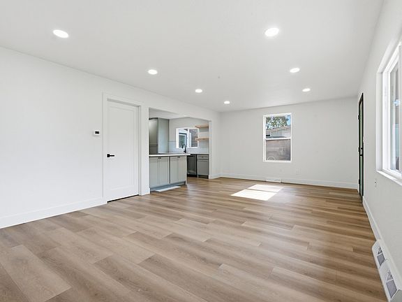5th image of 3800 W Eisenhower Blvd