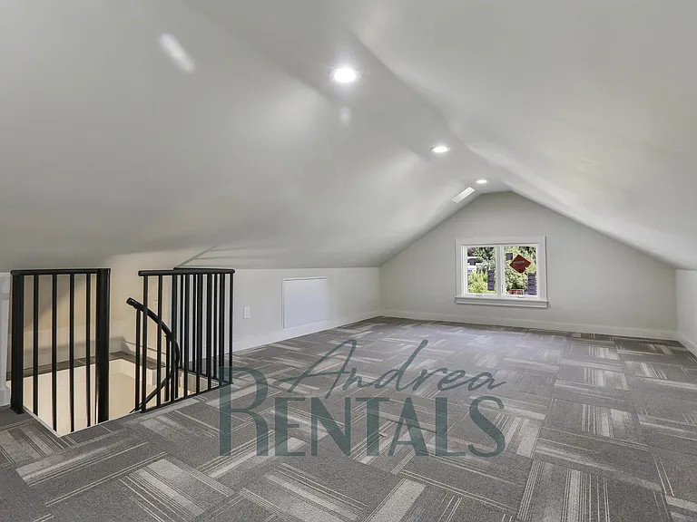 485 Boulevard Way — Photo 43