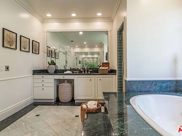 1185 Corsica Dr — Photo 13