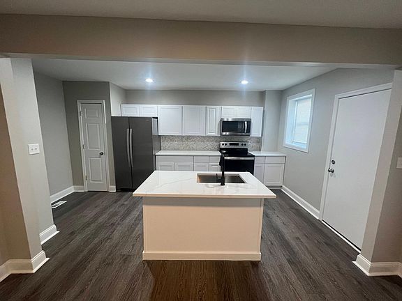 4th image of 1338 W 6th St
