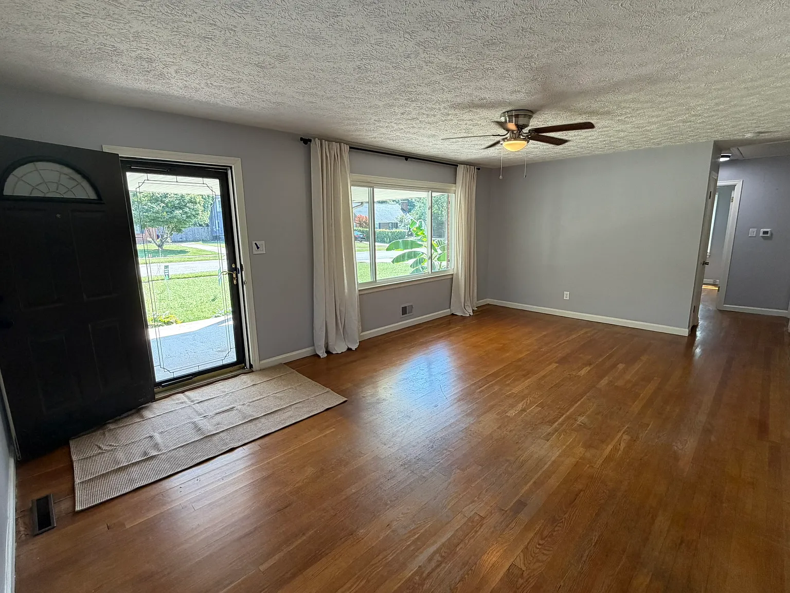 3 bed, 1504 sqft, $2,095 — Photo 3
