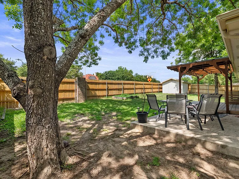6700 Carisbrooke Ln — Photo 29