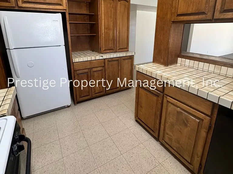 825 E Copper St — Photo 6