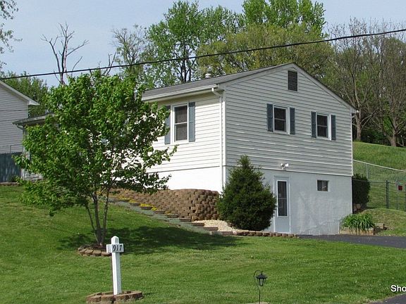 2nd image of 917 Mecca St NE