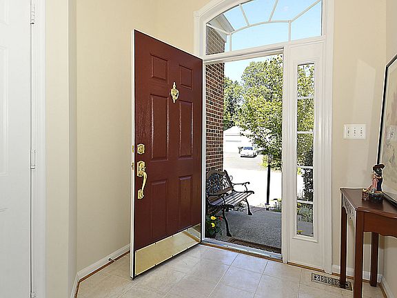 4th image of 4601 Manor Dr