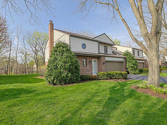 2nd image of 23W479 Green Trails Dr