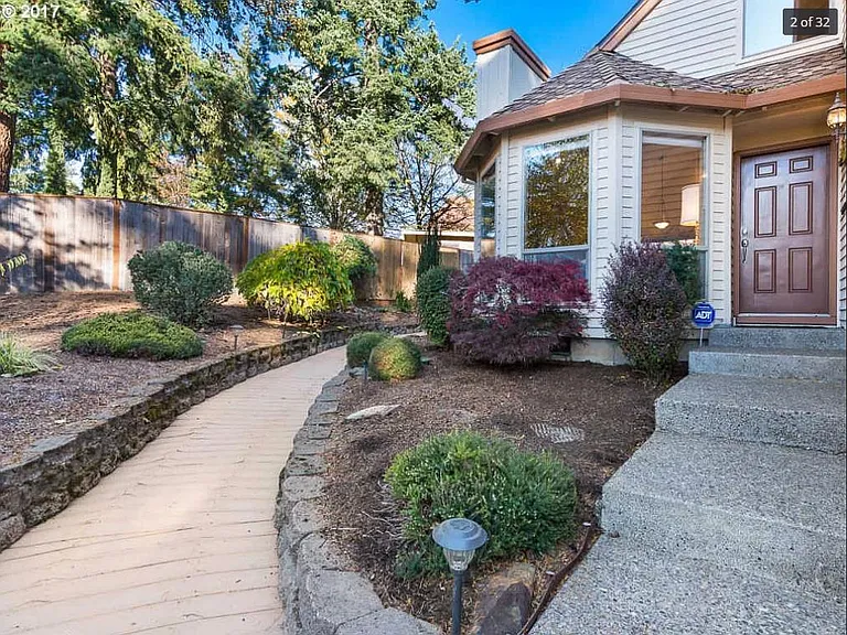 1232 NW Weybridge Way — Photo 2