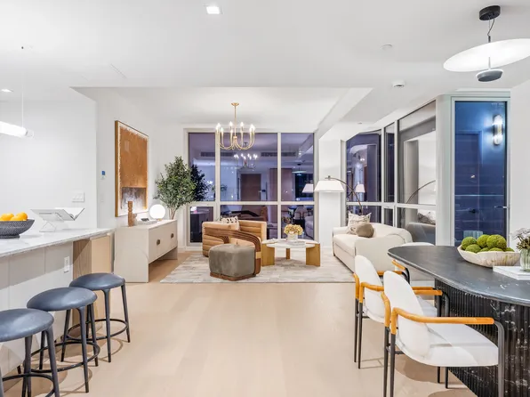 250 East 25th Street image 5 of 28