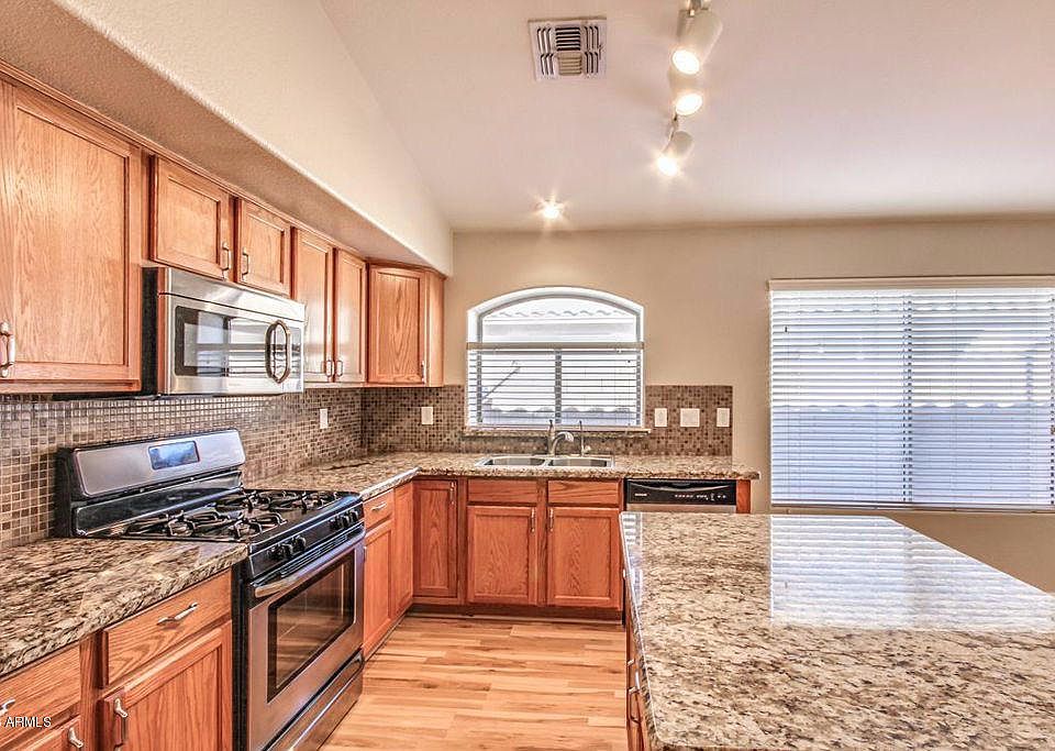 1st image of 42539 W Bunker Dr