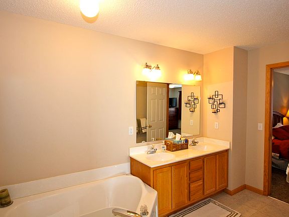 3rd image of 20559 Dublin Dr