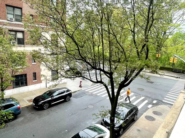 410 Central Park West 3C image 11 of 12