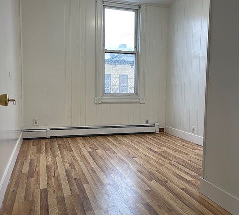 2nd image of 525 27th St APT 2
