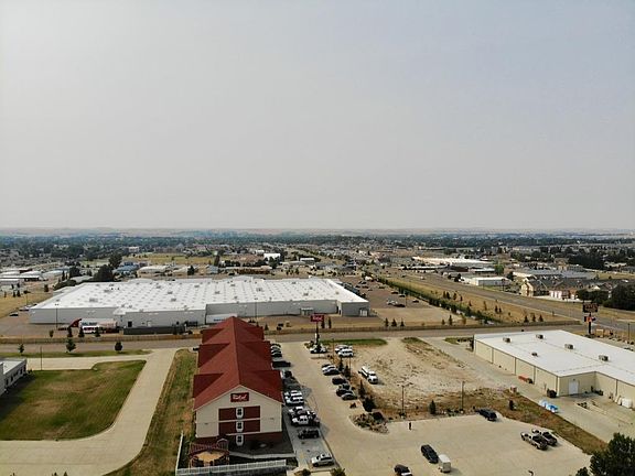 3rd image of 26th St W