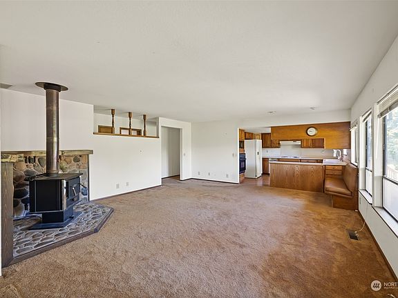 2nd image of 735 Freshwater Park