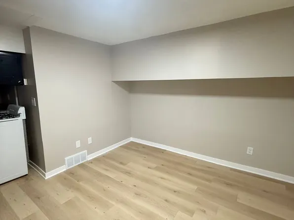 563 S 26th Ave Apartments, 563 S 26th Ave #10, Omaha, NE 68105