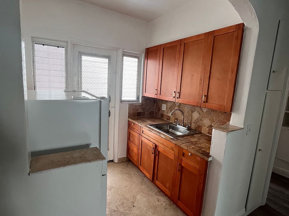 1st image of 1522 Meridian Ave #66