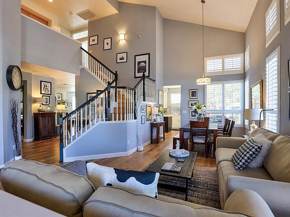 4th image of 3209 Corniche Ln