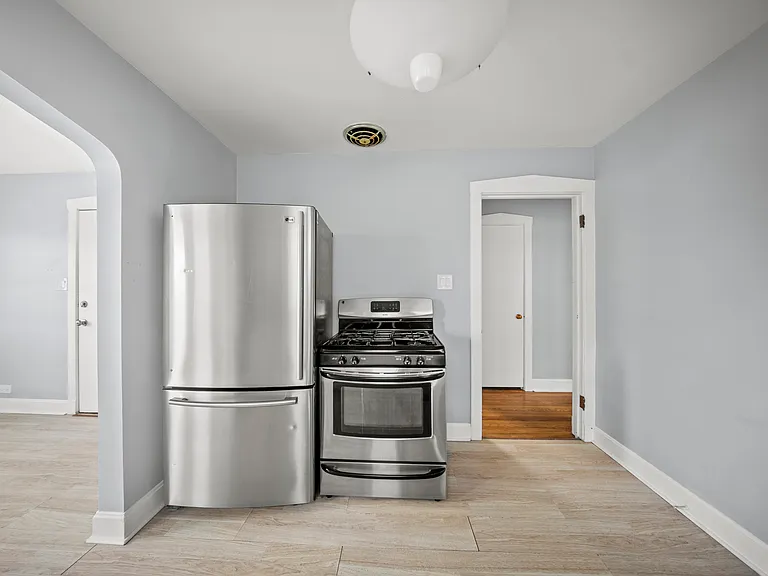 1814 Elmwood Ave #2 — Photo 7