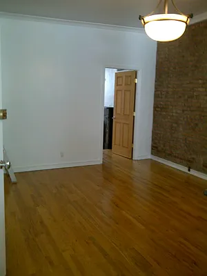 Rented by Yael Dunsky Real Estate | media 16