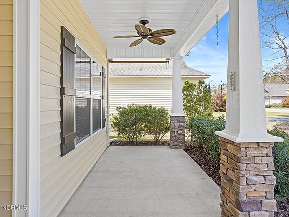 4th image of 365 Southbend Court NE