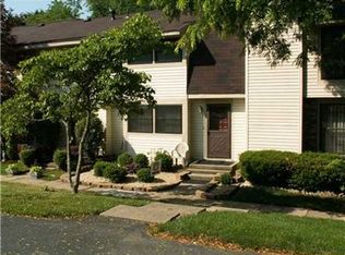 2319 Firethorn Rd, Bridgeville, PA 15017