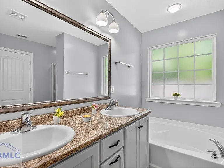 182 Grandview Dr — Photo 32
