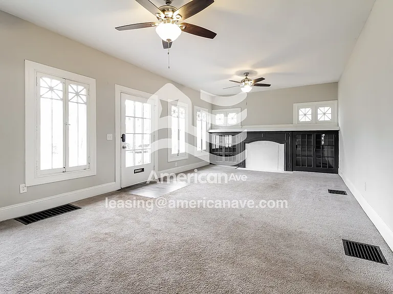 7090_004_wm_-_living_room_13500623.jpg