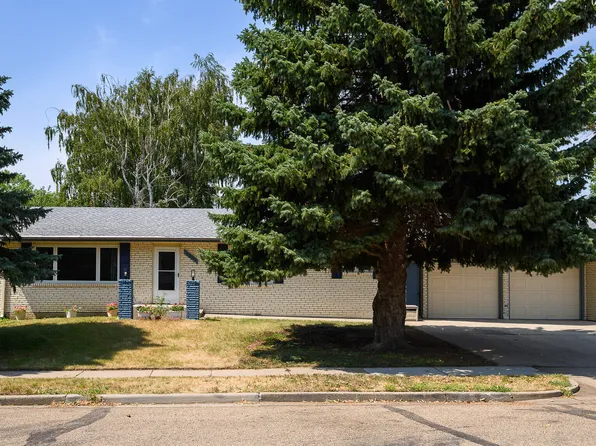 1322 Ridgeview Ln, Bismarck, ND 58501